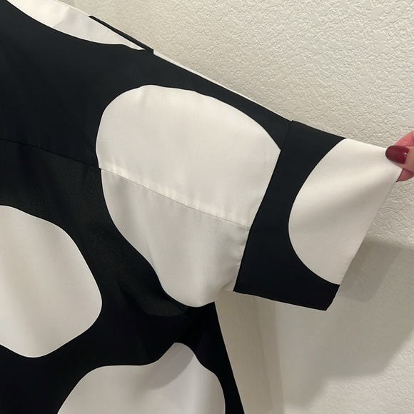 ⚫️ Worthington black & white top - Picture 5 of 17